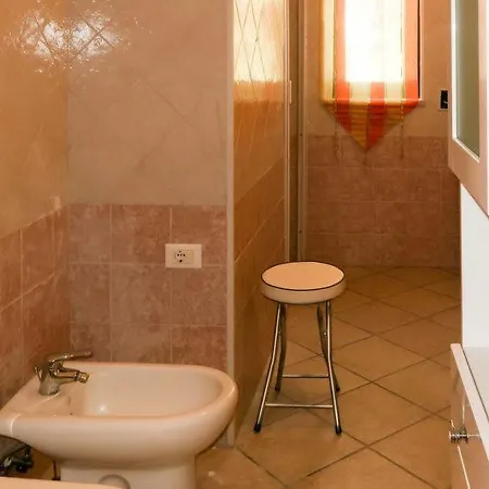 펜션 Sleeps 12 Pool Air Con Vaste