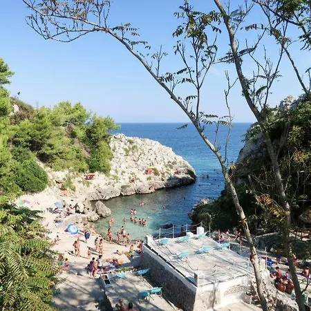 Sleeps 12 Pool Air Con *