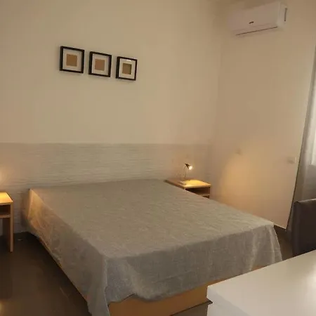 Sleeps 12 Pool Air Con 펜션 *