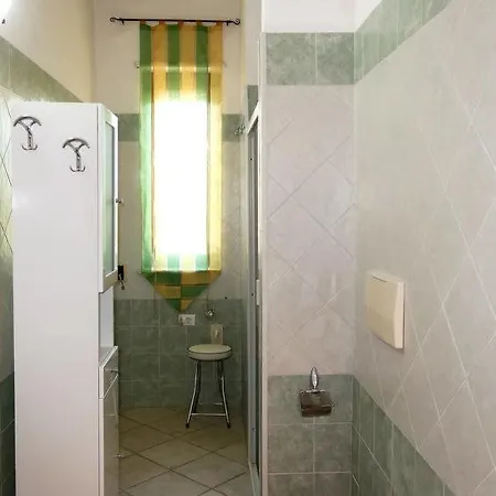Holiday home Sleeps 12 Pool Air Con Vaste