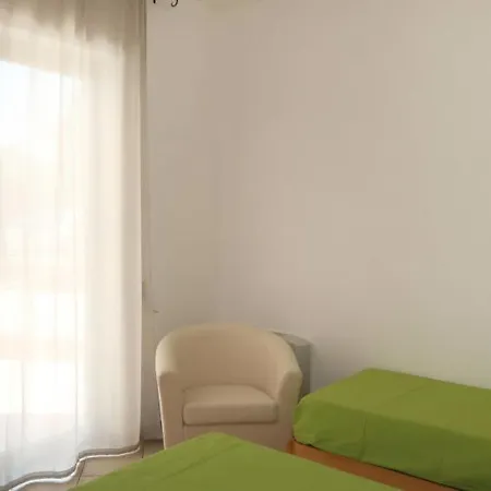 Sleeps 12 Pool Air Con Vaste