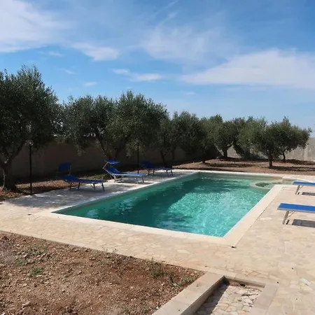 Sleeps 12 Pool Air Con *